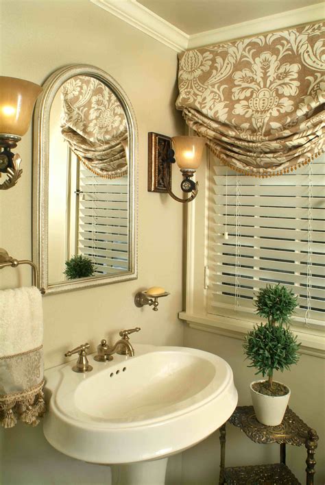 In this blog post, we bring you the top bathroom window valance ideas and tips to get them done right and easily. . Bathroom valances